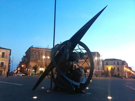 Piazza Carafa - Monumento a Sisifo Grammichele Jessika Vanella 